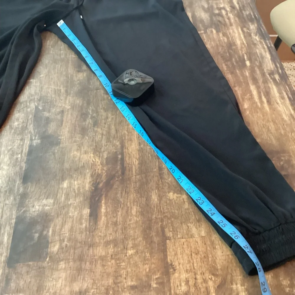 EXPRESS Black Dressy ANKLE Mid Rise Elastic Waist Jogger Type Silky Pants! Med